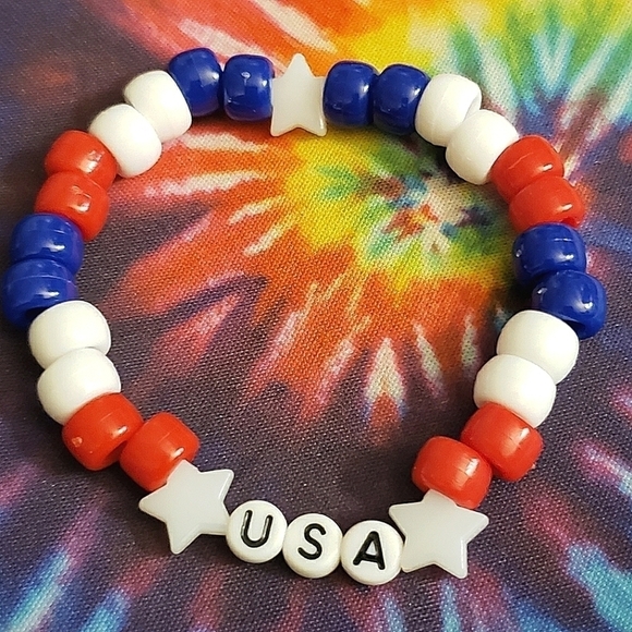Beaded Red White Blue Star USA Kandi Bracelet - Picture 1 of 1